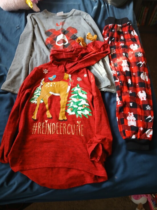 Other - Christmas Clothes Size 6
